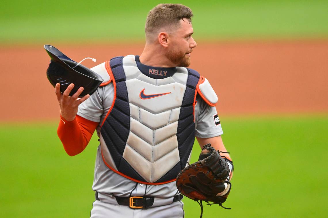 Rangers trade catchers with Tigers after losing weekend series finale to Blue Jays