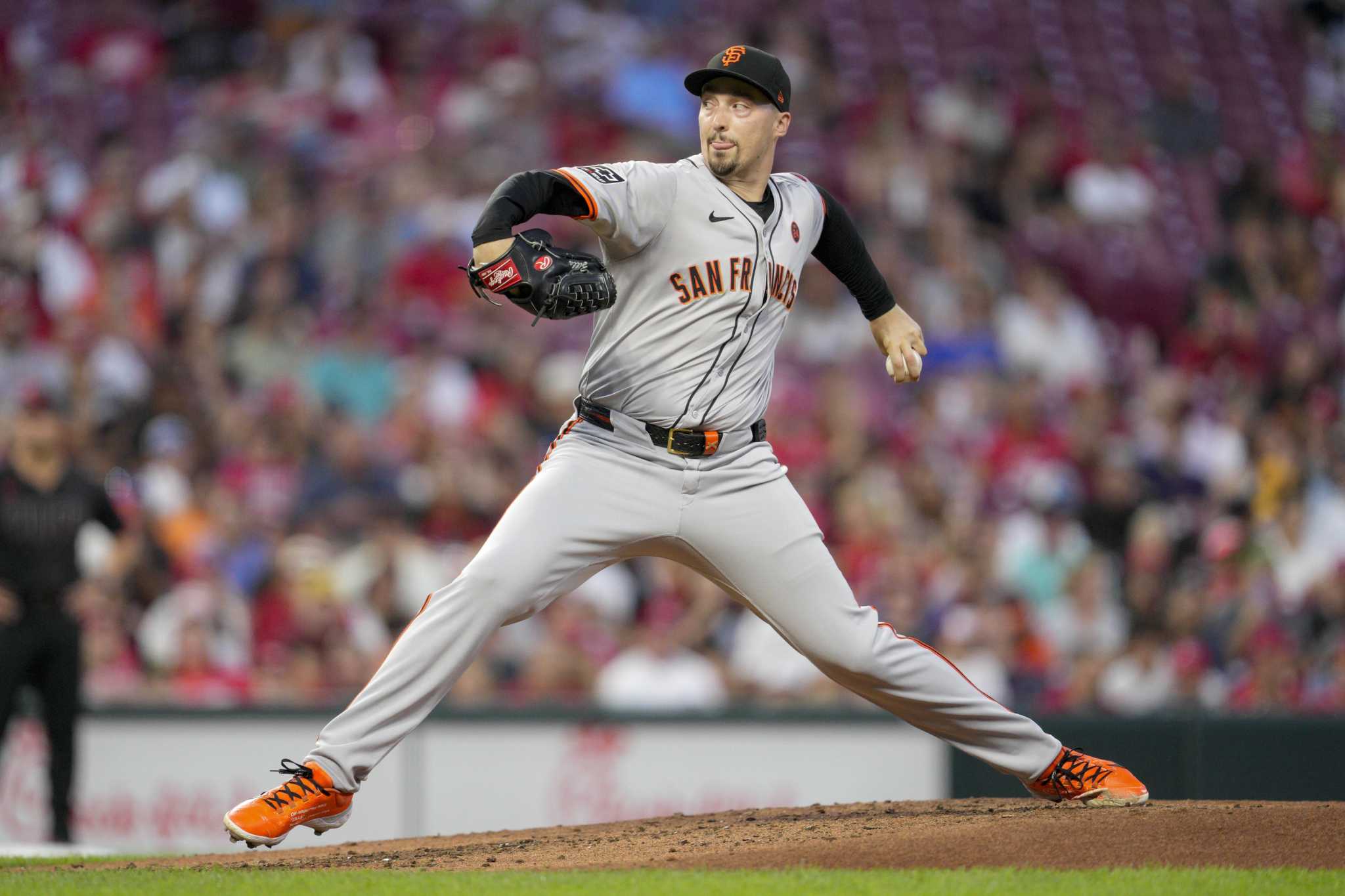 Giants' Blake Snell throws 1st career no-hitter in 3-0 win over the Reds