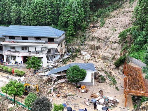 Fifteen dead in landslide after Typhoon Gaemi hits China