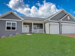 1560 Cobblestone Ln, Lake Geneva WI 53147