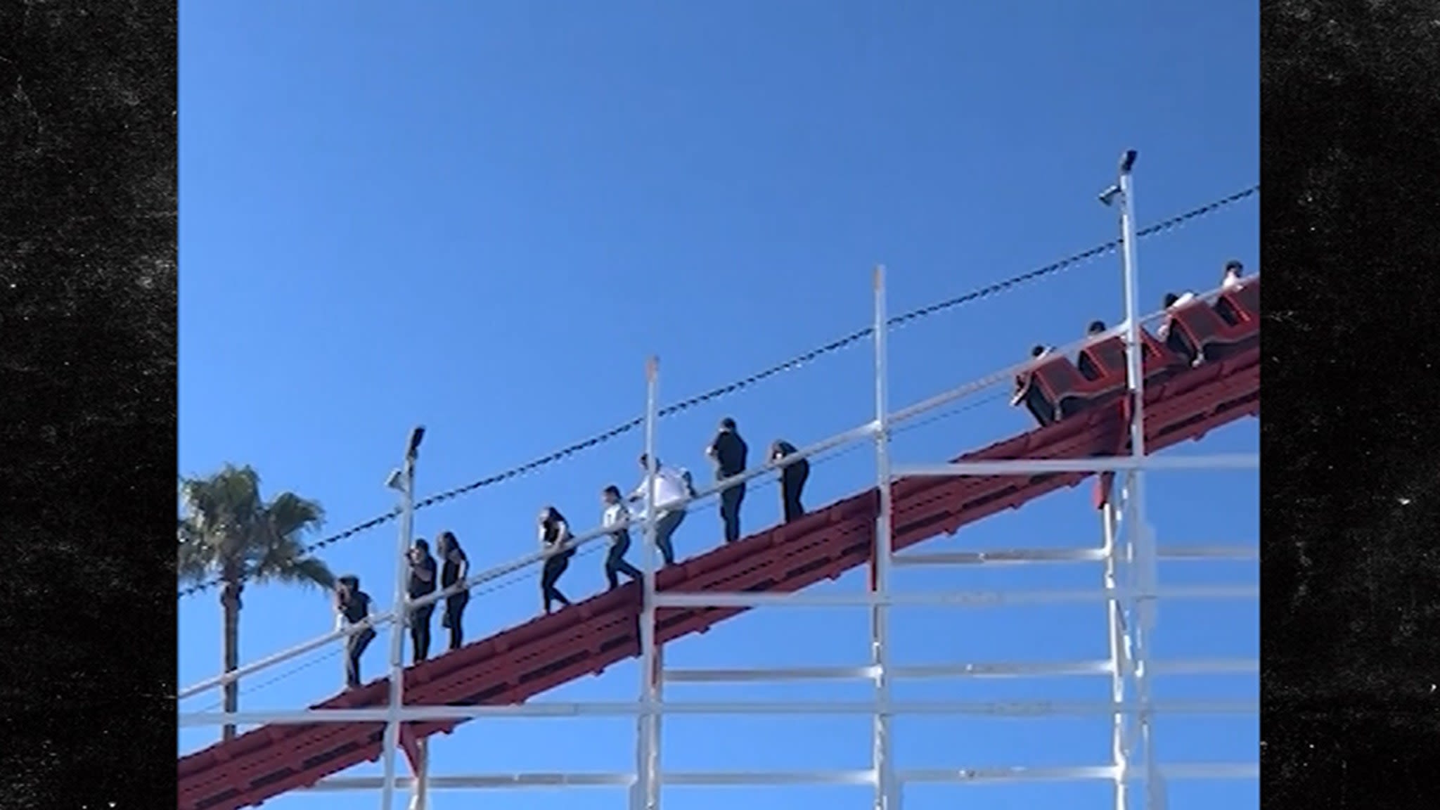 Santa Cruz Beach Boardwalk Roller Coaster Evacuated, Riders Have to Walk Down