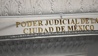 Develan en letras de oro en muros del Congreso de la CDMX la leyenda "Poder Judicial de la Ciudad de México" | El Universal