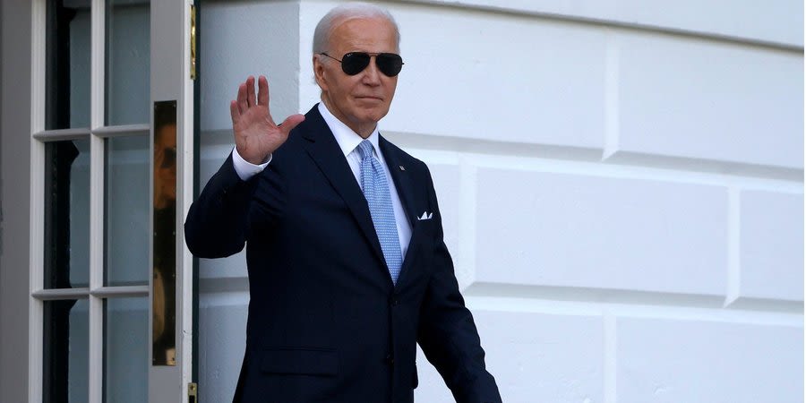 Biden considers stepping aside for Michelle Obama in 2024 race - Der Spiegel