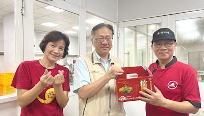 楊哥楊嫂食品公司捐贈4千顆紅豆粽 助南市弱勢度佳節