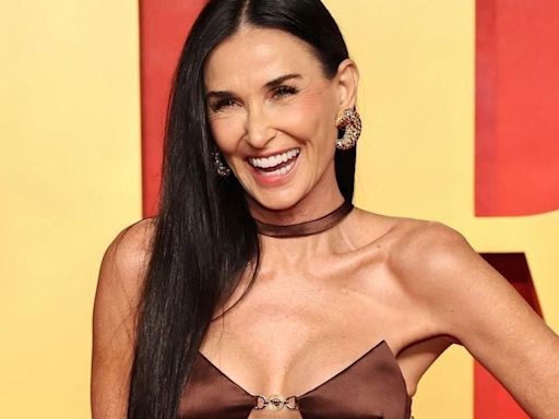 Demi Moore volvió a paralizar las redes luciendo diminuto bikini a los 61 años: posó junto a su pequeña nieta