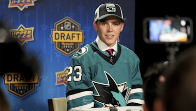 Sources: Top prospect Smith expected to sign with Sharks this summer