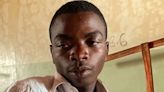 “Me cubrí con la sangre de mis compañeros para sobrevivir”: el relato de dos estudiantes de la escuela donde un ataque dejó 40 muertos en Uganda