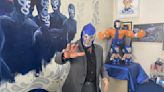 Blue Demon Jr. festeja el primer aniversario de su galería de arte