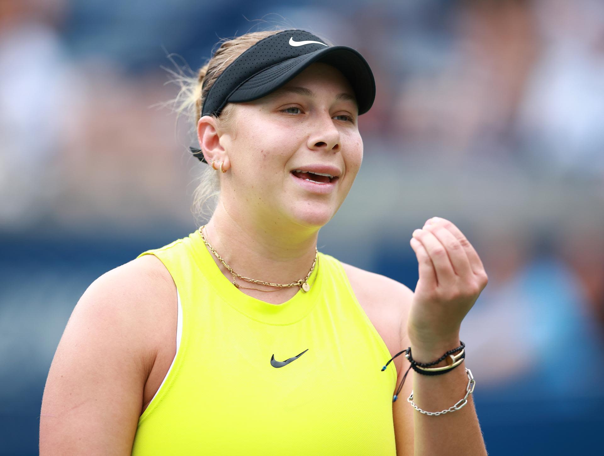 Amanda Anisimova bluntly rips heckler calling her 'cow'