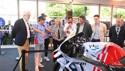 Álex Márquez y Marc Márquez, inauguran 'Garage 93' en Jerez