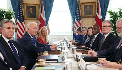 Biden says ‘I don’t think much about Vladimir Putin’ as Starmer visits US | ITV News