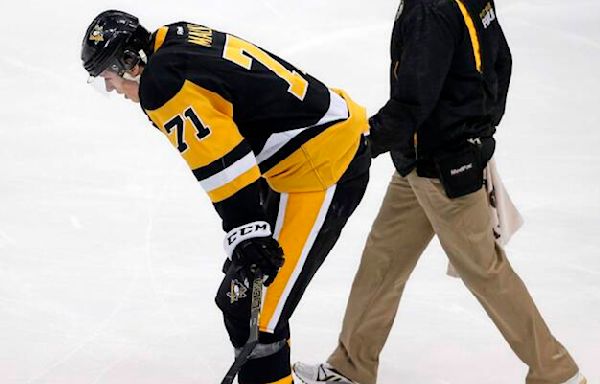 Longtime Penguins athletic trainer Chris Stewart steps away