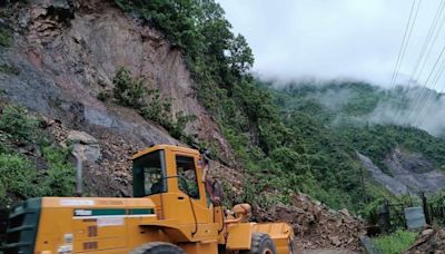 63 Feared Missing After Landslide In Central Nepal Sweeps Away Two Passenger Buses - News18