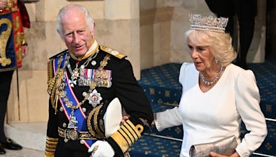 Charles III et Camilla : un député en "otage" lors de leur visite du Parlement ?