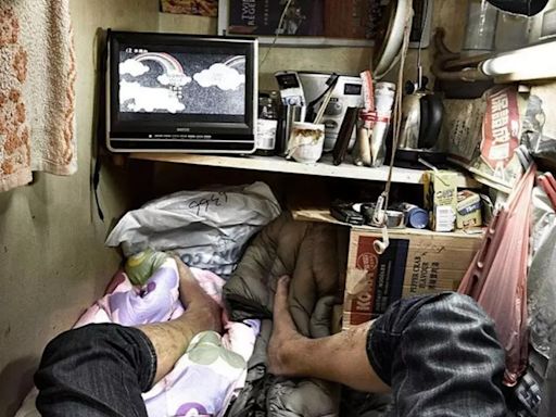 Did You Know Thousands Of People In Hong Kong Live In “Coffin Homes”?