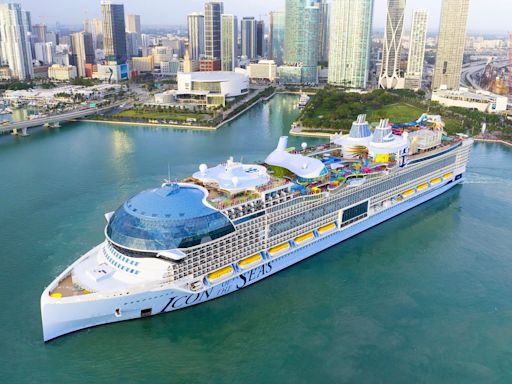 Fire breaks out on Royal Caribbean's Icon of the Seas, cruise ship loses power