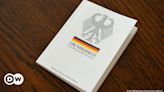 75 anos da Constituição alemã: Obter a cidadania – DW – 24/05/2024