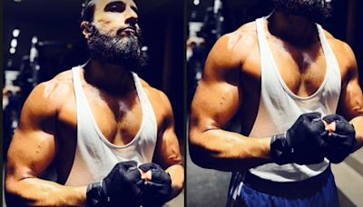 Ranveer Singh flaunts his muscles after a sweaty workout