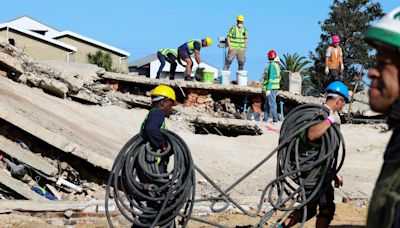 Hope fades for survivors 3 days after South Africa building collapse