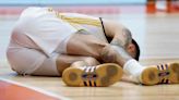 La escalofriante lesión que sufrió una figura del básquet argentino: un compañero lo pisó y se rompió un ligamento de su rodilla