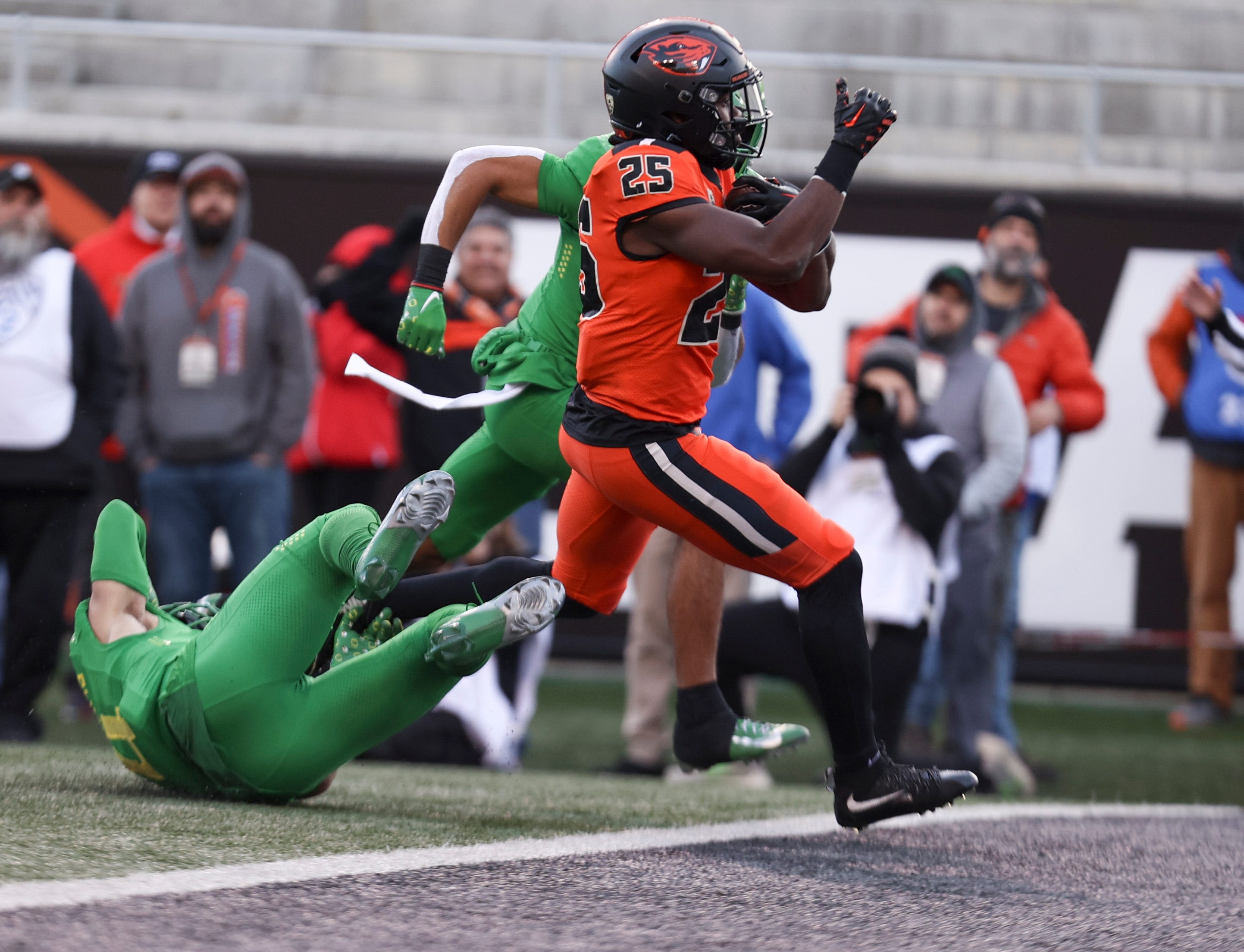 How many Oregon State football players entered the transfer portal this spring?