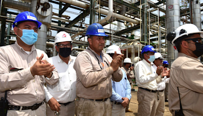 Trabajadores de Pemex acuerdan aumento de 7% a salario y prestaciones