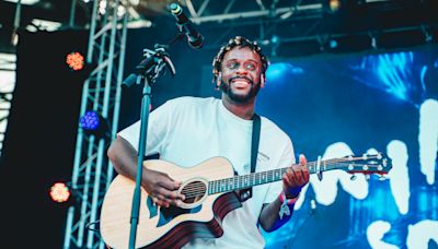 Brit Beat: U.K. Singer-Songwriter Myles Smith Goes From ‘Stargazing’ to Global Star