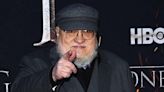 George R.R. Martin revela que guionistas de la precuela de Game of Thrones, A Knight of the Seven Kingdoms, se han unido a la huelga