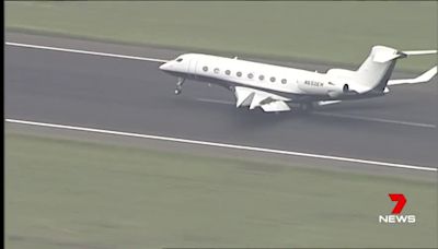 Barack Obama arrives in Sydney for whirlwind tour