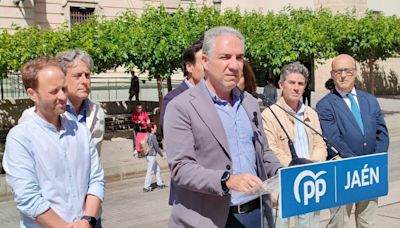 Bendodo avisa al PSOE sobre los "bulos" sobre Erik Domínguez: "se le vuelven en contra"