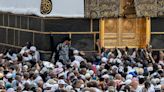 Families Search For Missing As Hajj Pilgrims Death Count Rises Over 900