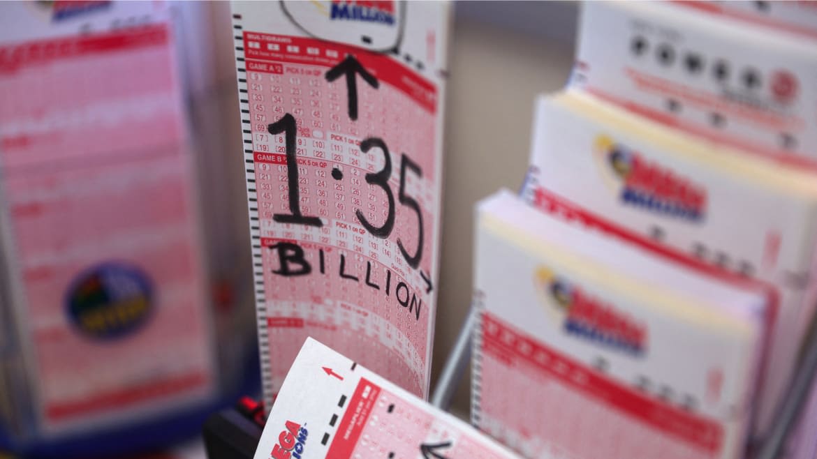 Billion-Dollar Lotto Winner’s Parents Turn Against Him Amid Ugly Dispute