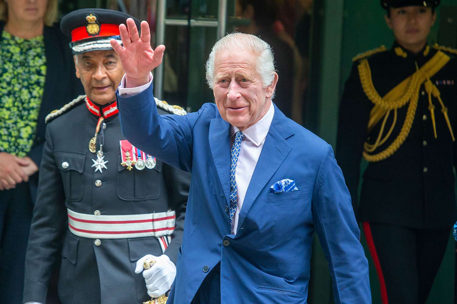 King Charles Waves to the Crowd in London, Plus Kristin Davis, Shaquille O'Neal, Kylie Minogue and More