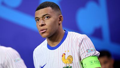 Madrid fans face month delay for Mbappé shirts