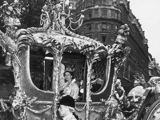 El día que Isabel II se despertó siendo reina en una selva de Kenia y las curiosidades detrás de la ceremonia de coronación