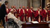 Tras la revelación de duras críticas, el papa Francisco participó del funeral del cardenal que dijo que su pontificado es “una catástrofe”
