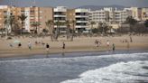 Canet prohíbe el baño en su playa