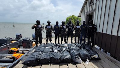 Capturan a tres colombianos con 500 kilos de cocaína en el mar Caribe
