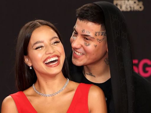 Duki y Emilia Mernes fueron furor con sus looks para el casamiento de Oriana Sabatini y Paulo Dybala: “Sr. y Sra. Smith”