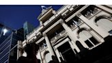 Banco central de Argentina baja la tasa de referencia a 40% desde 50% anual previo