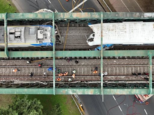 Chocaron dos trenes en Palermo: trasladaron a 55 heridos y en total asistieron a más de 90 personas