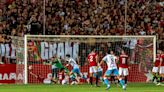 ¡El Málaga a Segunda! El gol en el descuento de la prórroga y la celebración en imágenes
