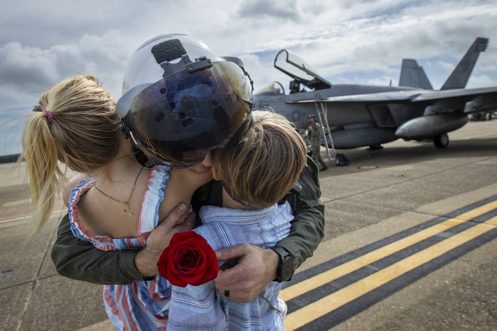 Navy pilots return after months of fighting Houthi attacks in Red Sea