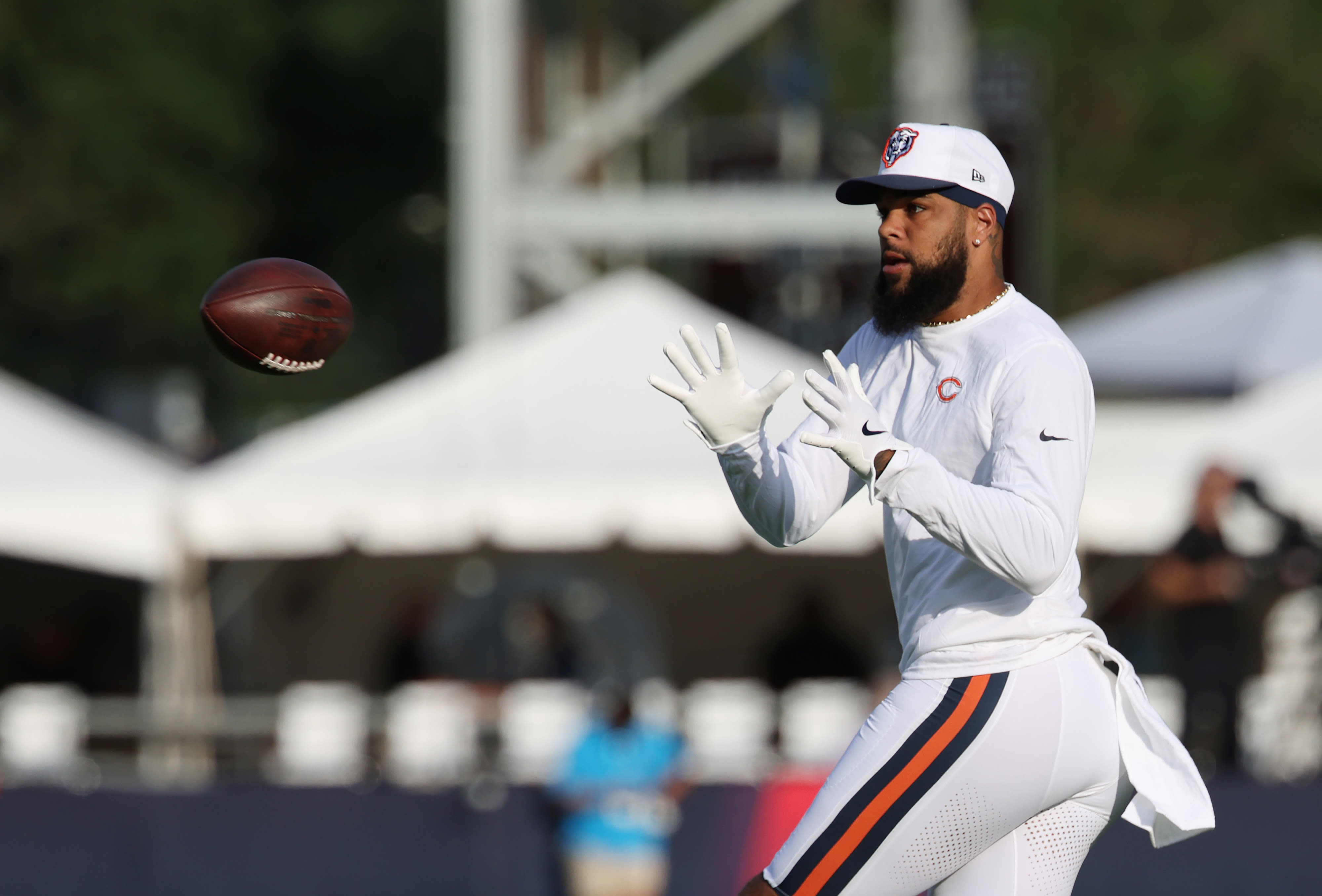 Chicago Bears ‘Hard Knocks’ Episode 2 recap: Jaylon Johnson vs. Keenan Allen, DJ Moore’s hot dog ice cream — and Caleb Williams’ debut