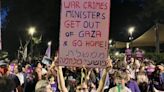 Miembros de la comunidad judía y árabe de Tel Aviv se manifiestan por el fin de la guerra