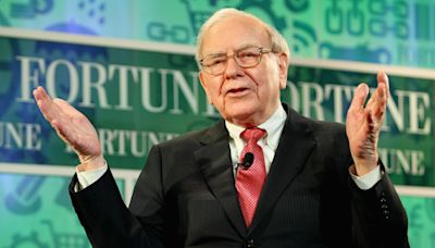 Warren Buffett Is Worried: These Are His 5 Safest Blue-Chip Dividend Stocks