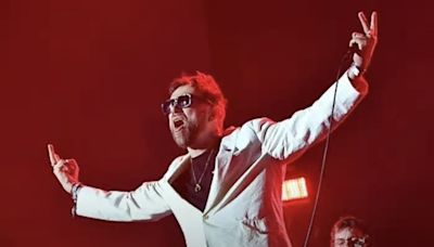 Blur, Damon Albarn infuriato al Coachella 2024: “Non ci vedrete più, potreste fare lo sforzo di cantare”