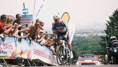 Belgier Van Gils gewinnt Radklassiker