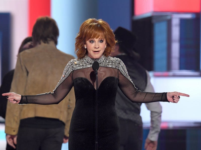Reba McEntire Sings With ‘The Voice’ Coaches Snoop Dogg, Gwen Stefani, And Michael Bublé For The First Time - WDEF