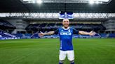 Cazorla renueva con el Oviedo hasta 2025